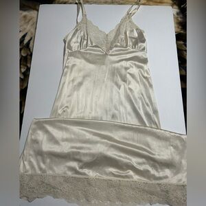 Vintage Pinehurst linger slip/nightgown